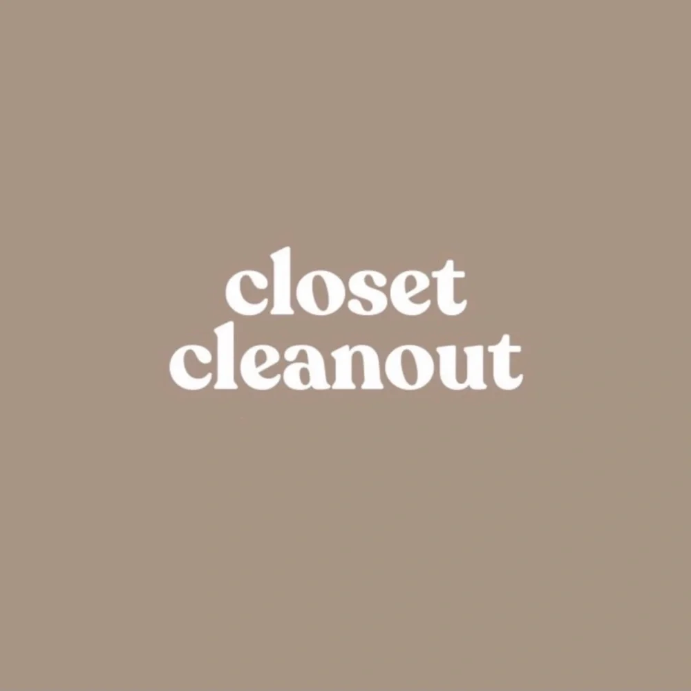 β¨ CLOSET CLEANOUT β¨ - Picture 1 of 1